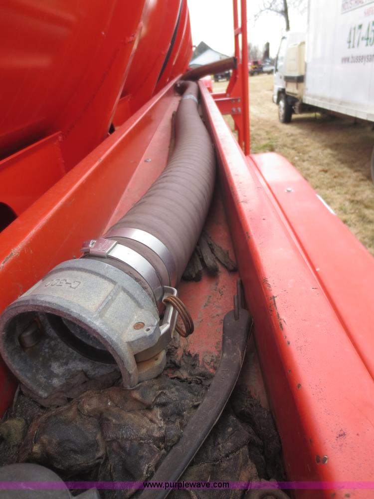 image for item F8179 2004 Heil 6000G water tanker trailer