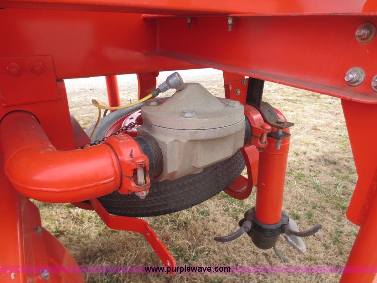 image for item F8179 2004 Heil 6000G water tanker trailer