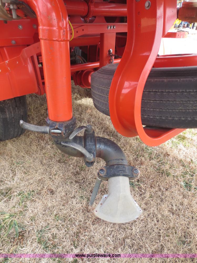 image for item F8179 2004 Heil 6000G water tanker trailer