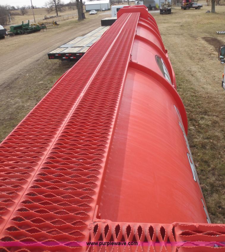 image for item F8179 2004 Heil 6000G water tanker trailer