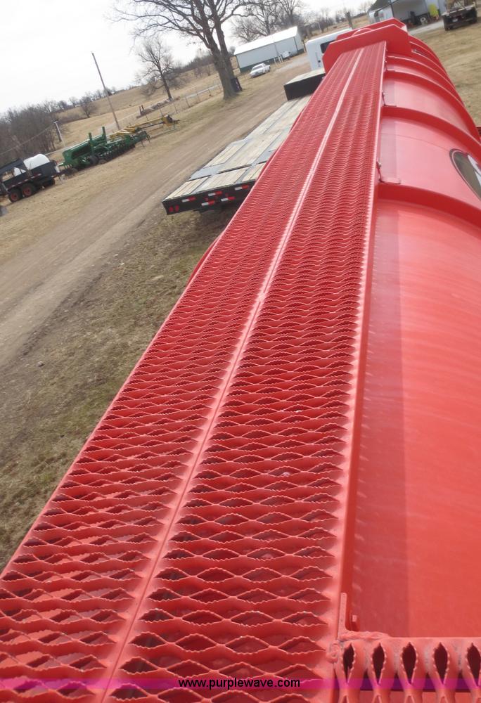 image for item F8179 2004 Heil 6000G water tanker trailer