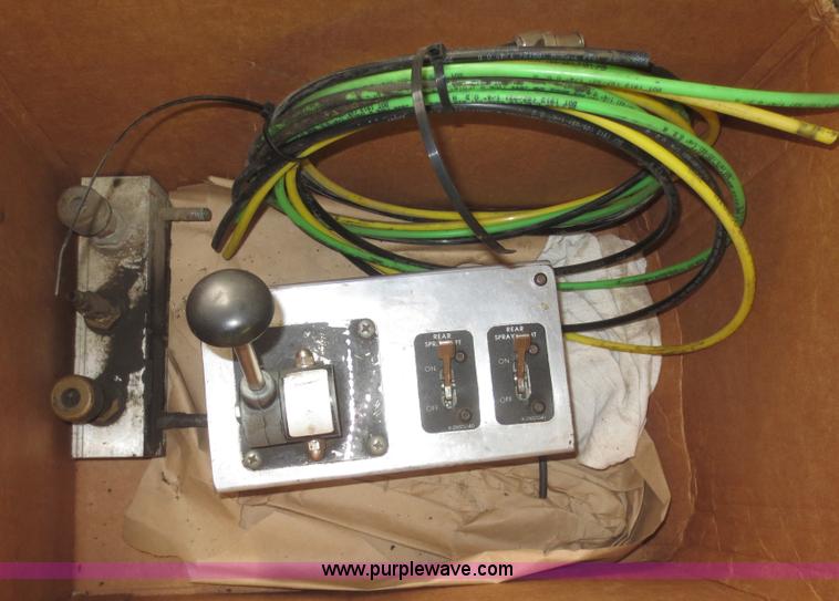 image for item F8179 2004 Heil 6000G water tanker trailer