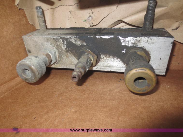 image for item F8179 2004 Heil 6000G water tanker trailer