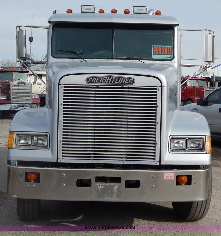 image for item G9355 1991 Freightliner FC70 Cargo semi truck