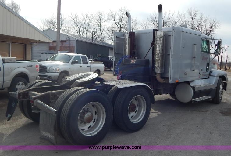 image for item G9355 1991 Freightliner FC70 Cargo semi truck