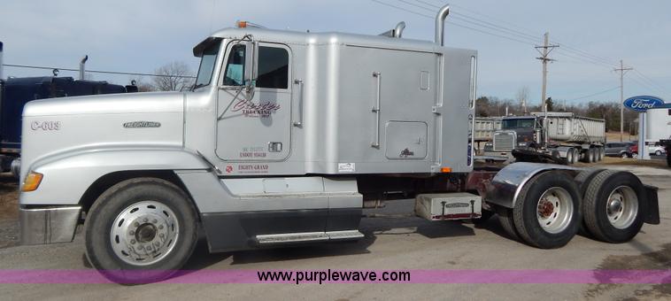 image for item G9355 1991 Freightliner FC70 Cargo semi truck