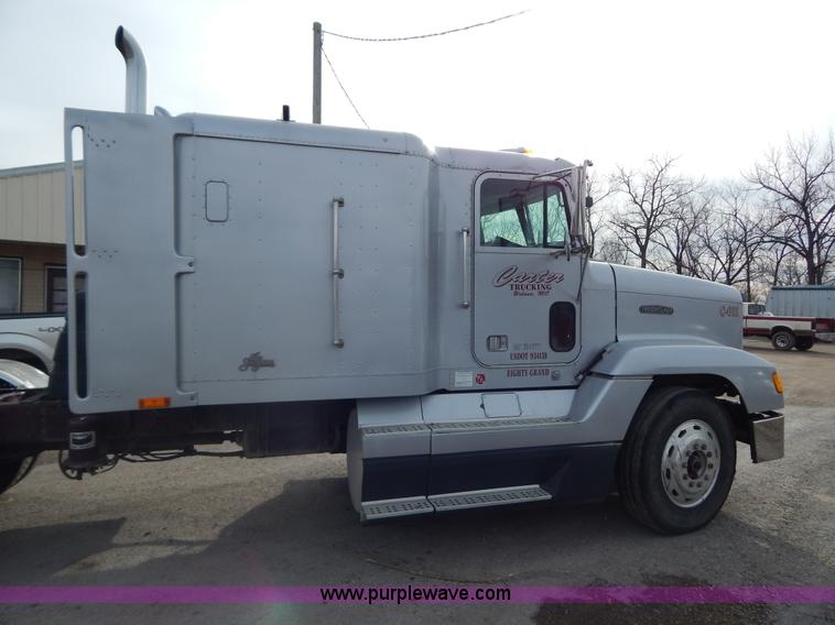 image for item G9355 1991 Freightliner FC70 Cargo semi truck