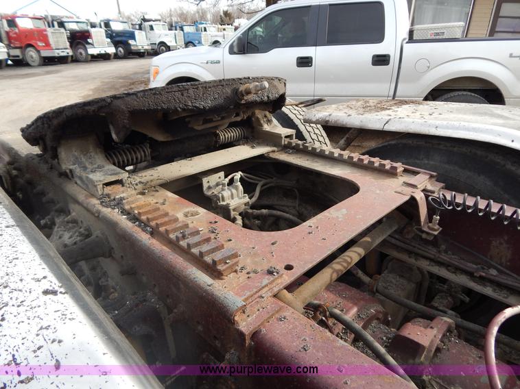 image for item G9355 1991 Freightliner FC70 Cargo semi truck