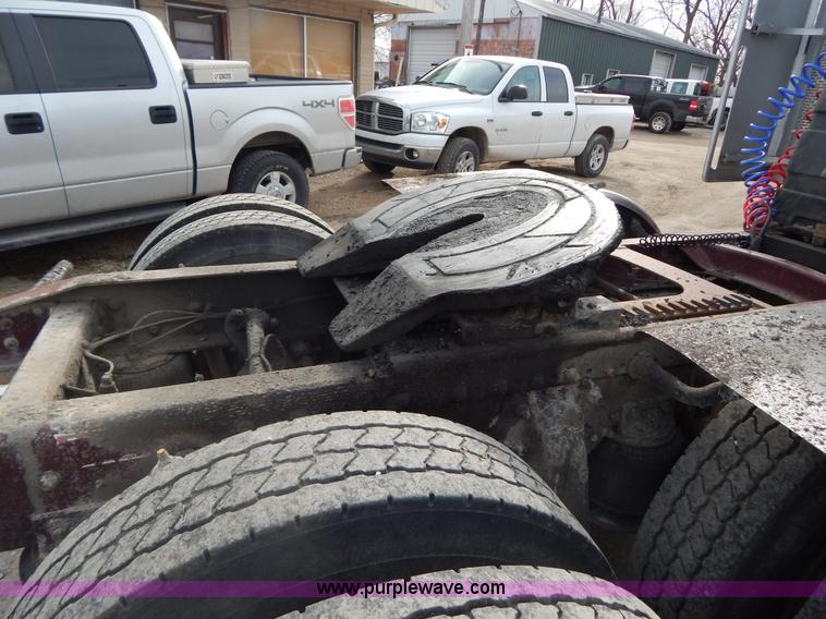 image for item G9355 1991 Freightliner FC70 Cargo semi truck