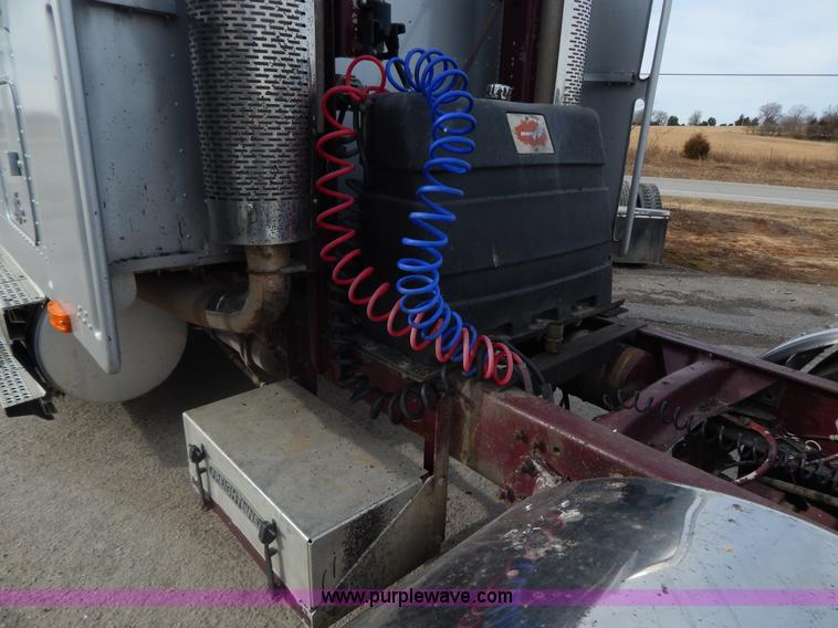 image for item G9355 1991 Freightliner FC70 Cargo semi truck