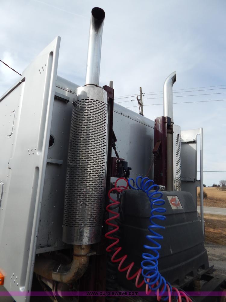 image for item G9355 1991 Freightliner FC70 Cargo semi truck