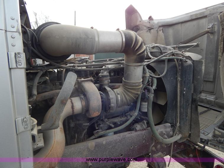 image for item G9355 1991 Freightliner FC70 Cargo semi truck