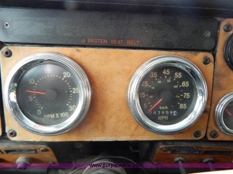 image for item G9355 1991 Freightliner FC70 Cargo semi truck