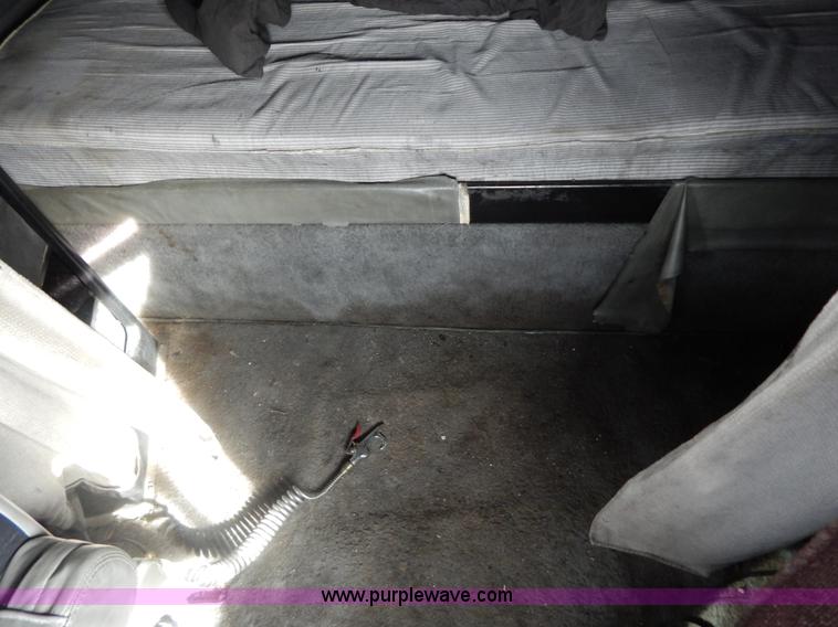 image for item G9355 1991 Freightliner FC70 Cargo semi truck