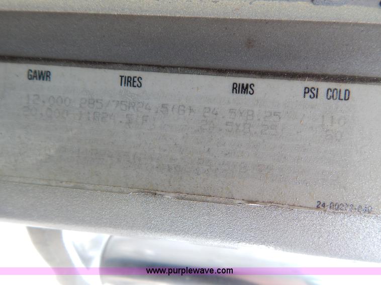 image for item G9355 1991 Freightliner FC70 Cargo semi truck