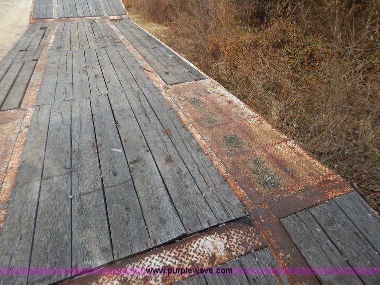 image for item G9360 1992 Trail King TK70RG-482 53' drop deck trailer