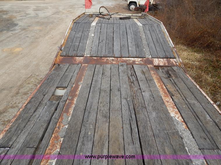 image for item G9360 1992 Trail King TK70RG-482 53' drop deck trailer