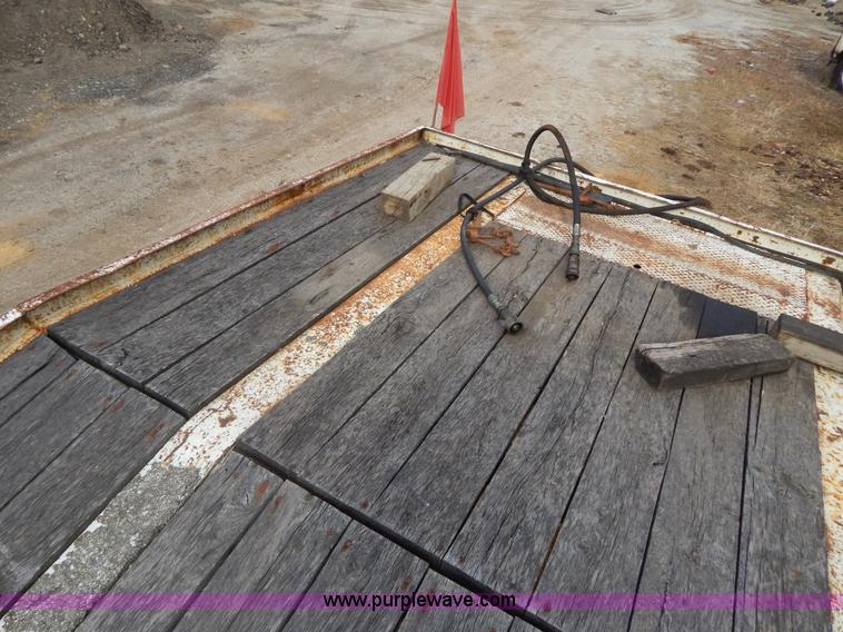 image for item G9360 1992 Trail King TK70RG-482 53' drop deck trailer