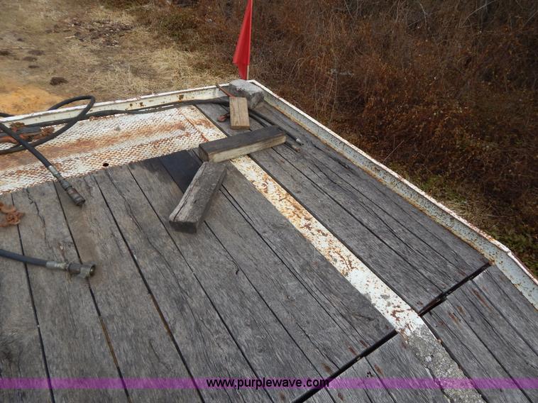 image for item G9360 1992 Trail King TK70RG-482 53' drop deck trailer