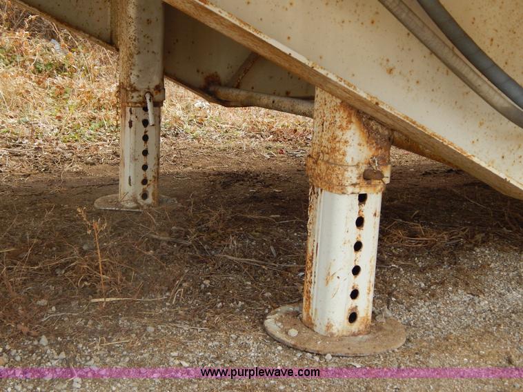 image for item G9360 1992 Trail King TK70RG-482 53' drop deck trailer