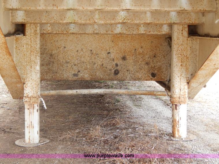 image for item G9360 1992 Trail King TK70RG-482 53' drop deck trailer