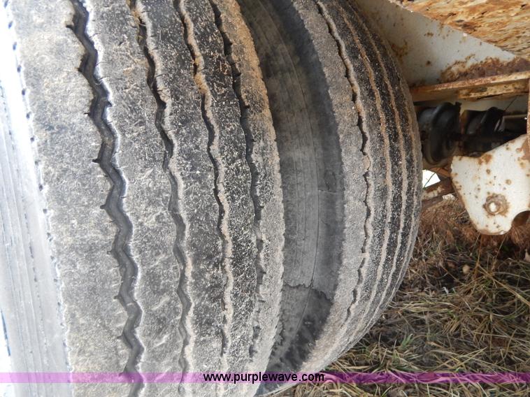 image for item G9360 1992 Trail King TK70RG-482 53' drop deck trailer