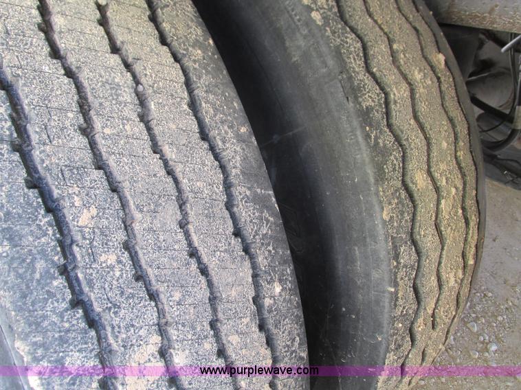 image for item G9363 2001 Great Dane 74117P-SA 48' trailer