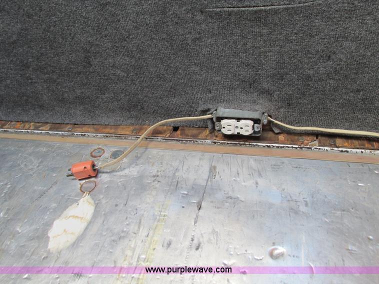 image for item G9364 1995 Stoughton 48' dry van trailer