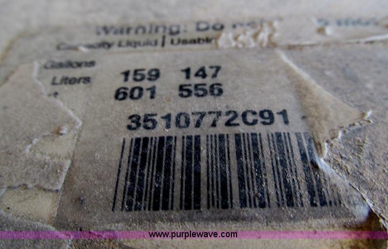 image for item G9365 2000 International 9400i semi truck