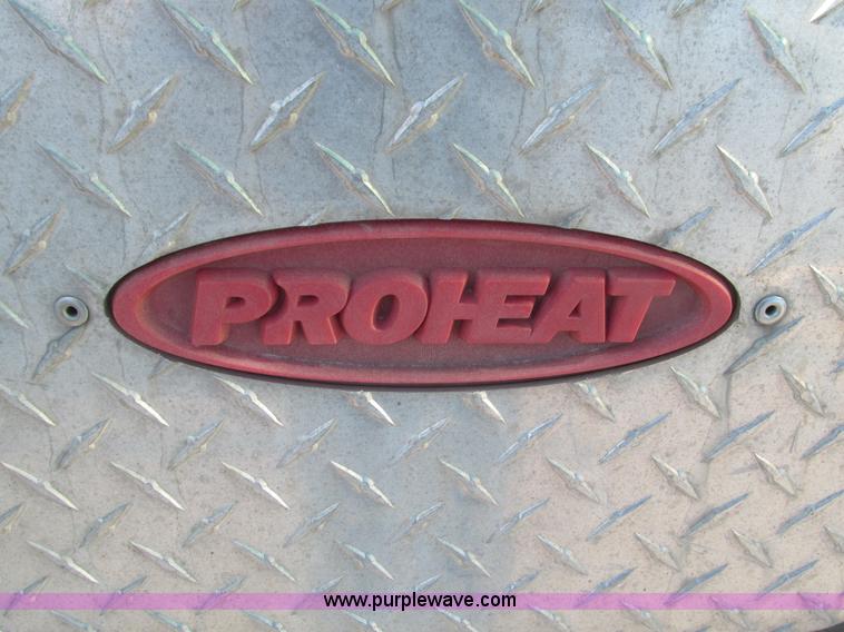 image for item G9365 2000 International 9400i semi truck