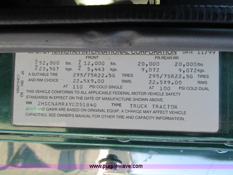 image for item G9365 2000 International 9400i semi truck