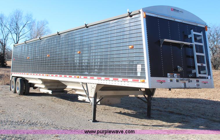image for item H1391 2011 Wilson Commander DWH551CB grain trailer