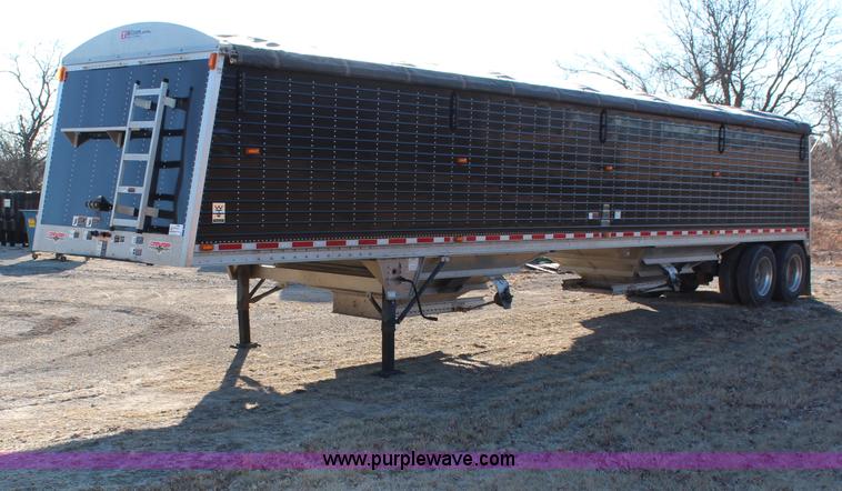 image for item H1391 2011 Wilson Commander DWH551CB grain trailer