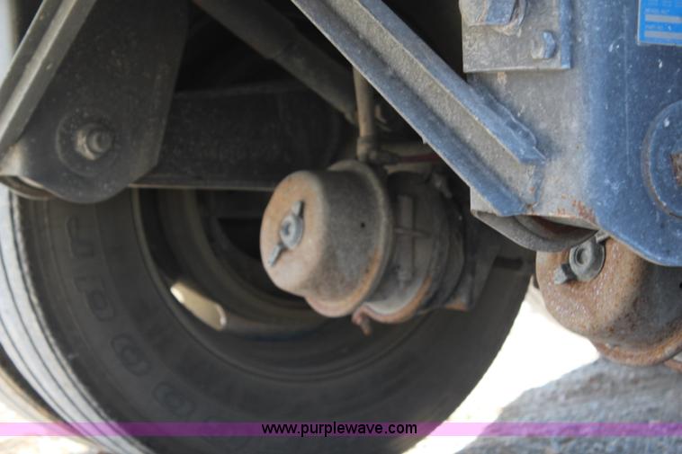 image for item H1391 2011 Wilson Commander DWH551CB grain trailer