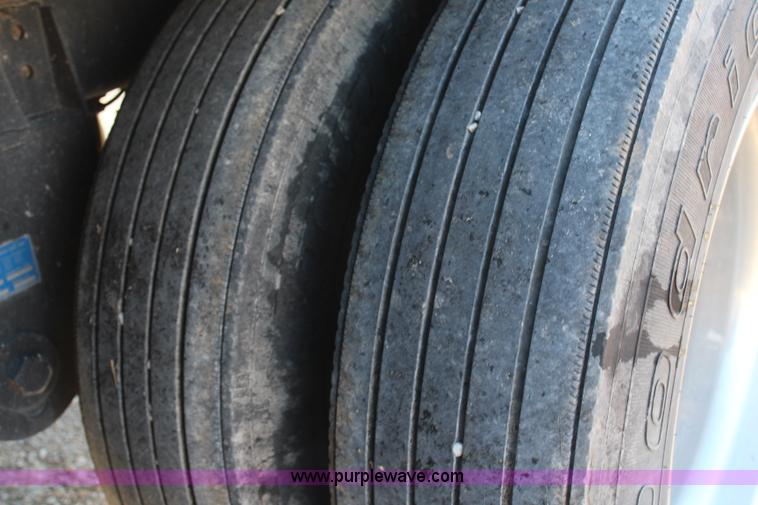 image for item H1391 2011 Wilson Commander DWH551CB grain trailer