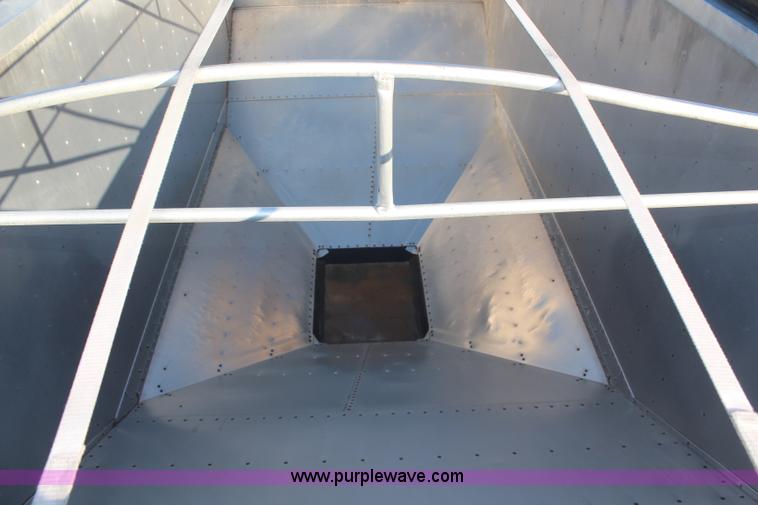 image for item H1391 2011 Wilson Commander DWH551CB grain trailer