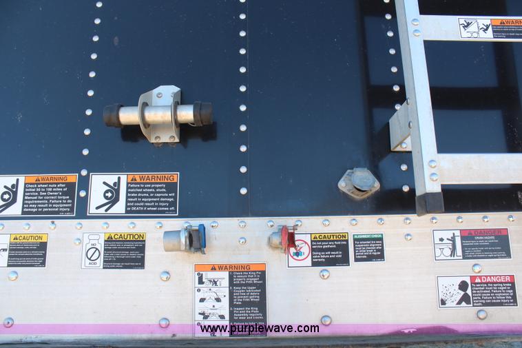 image for item H1391 2011 Wilson Commander DWH551CB grain trailer
