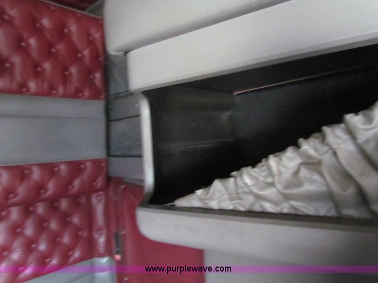 image for item I7500 2007 Kenworth T600B semi truck