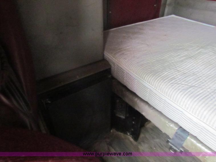 image for item I7500 2007 Kenworth T600B semi truck