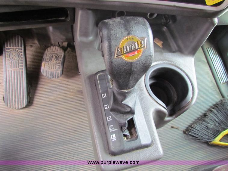 image for item I7500 2007 Kenworth T600B semi truck