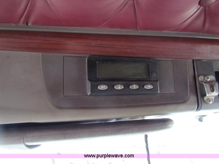 image for item I7500 2007 Kenworth T600B semi truck