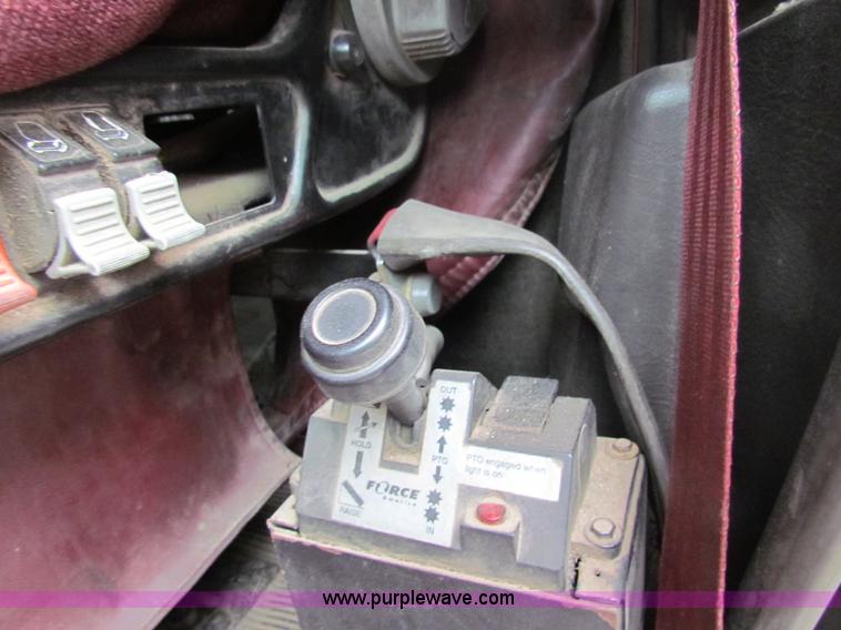 image for item I7500 2007 Kenworth T600B semi truck