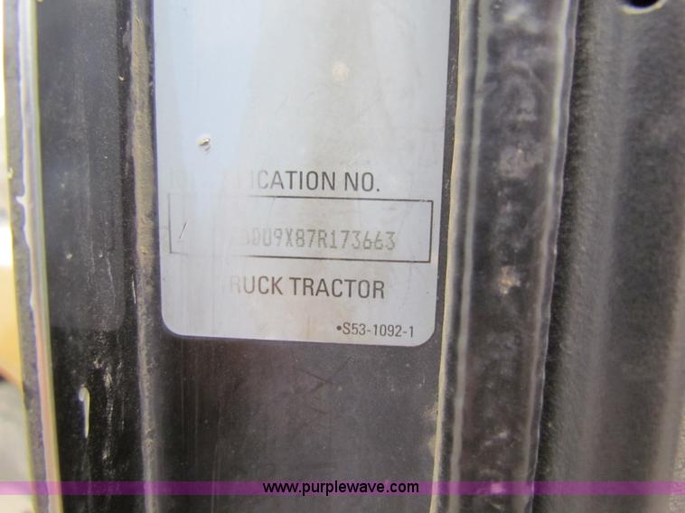 image for item I7500 2007 Kenworth T600B semi truck