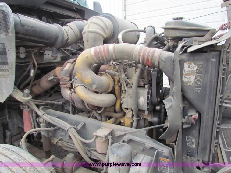 image for item I7500 2007 Kenworth T600B semi truck