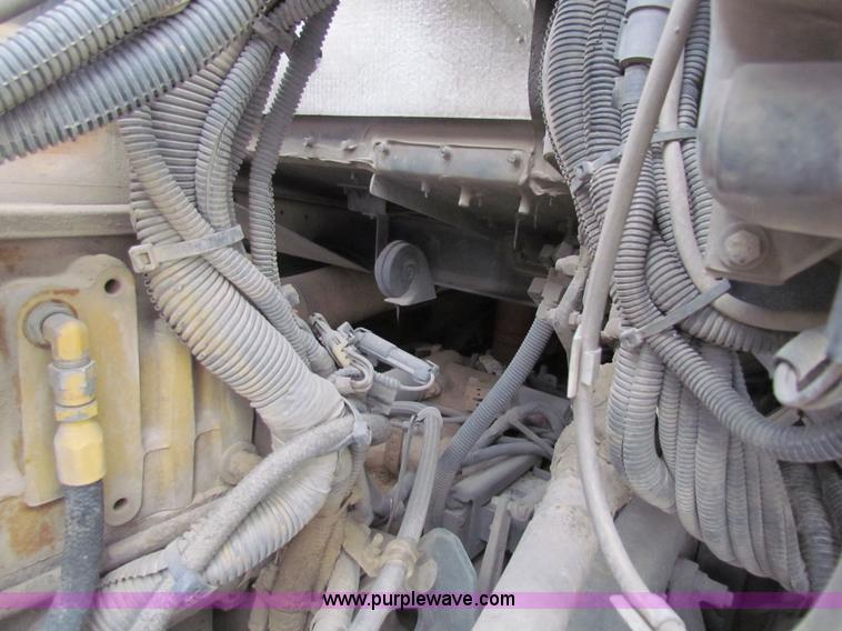 image for item I7500 2007 Kenworth T600B semi truck