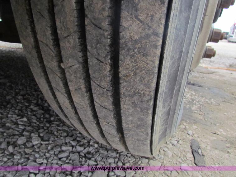 image for item I7500 2007 Kenworth T600B semi truck