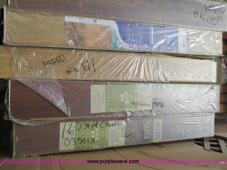 image for item AC9941 Columbia glueless laminate flooring