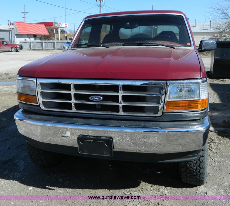 image for item AD9898 1993 Ford Bronco XLT SUV