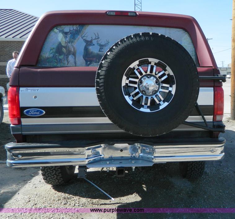 image for item AD9898 1993 Ford Bronco XLT SUV