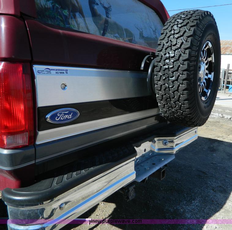 image for item AD9898 1993 Ford Bronco XLT SUV